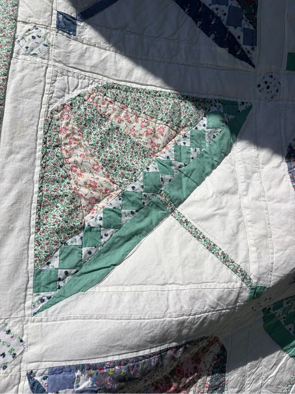 Vintage Handmade Umbrella Quilt 64X80 - Cottage Floral Patchwork Quilt